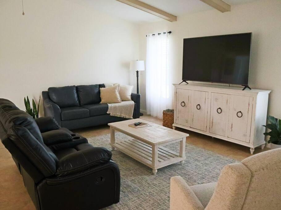 Cozy Retreat, Heated Pool, Water Canal, Bikes,3 Bedroom Cape Coral Eksteriør bilde