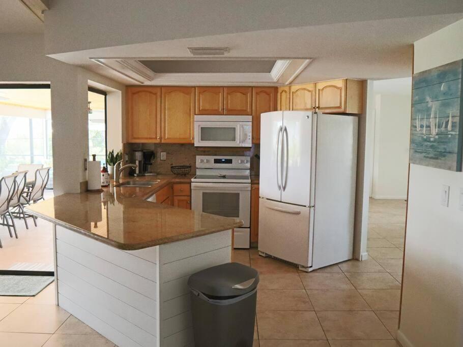 Cozy Retreat, Heated Pool, Water Canal, Bikes,3 Bedroom Cape Coral Eksteriør bilde