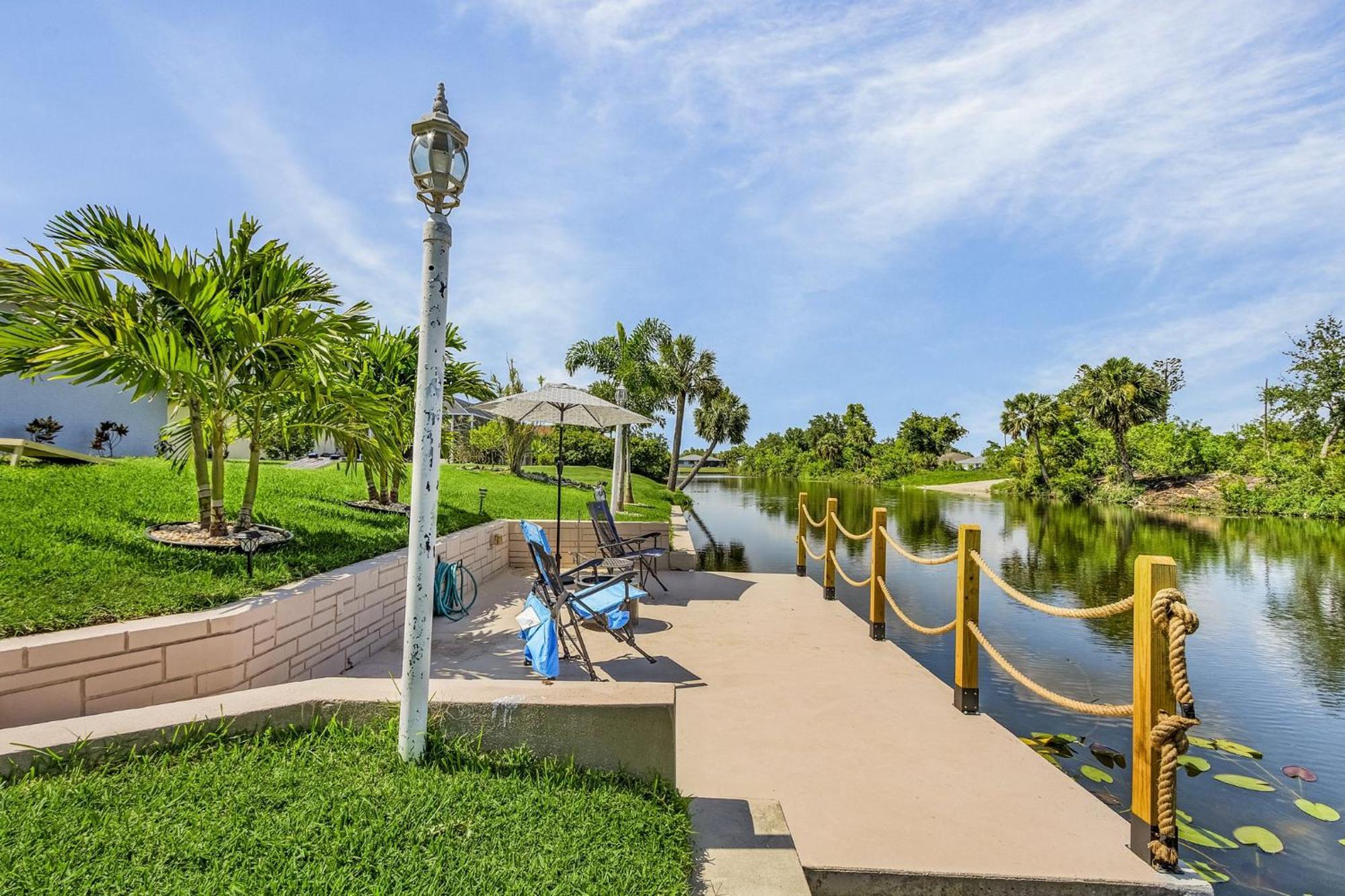 Cozy Retreat, Heated Pool, Water Canal, Bikes,3 Bedroom Cape Coral Eksteriør bilde
