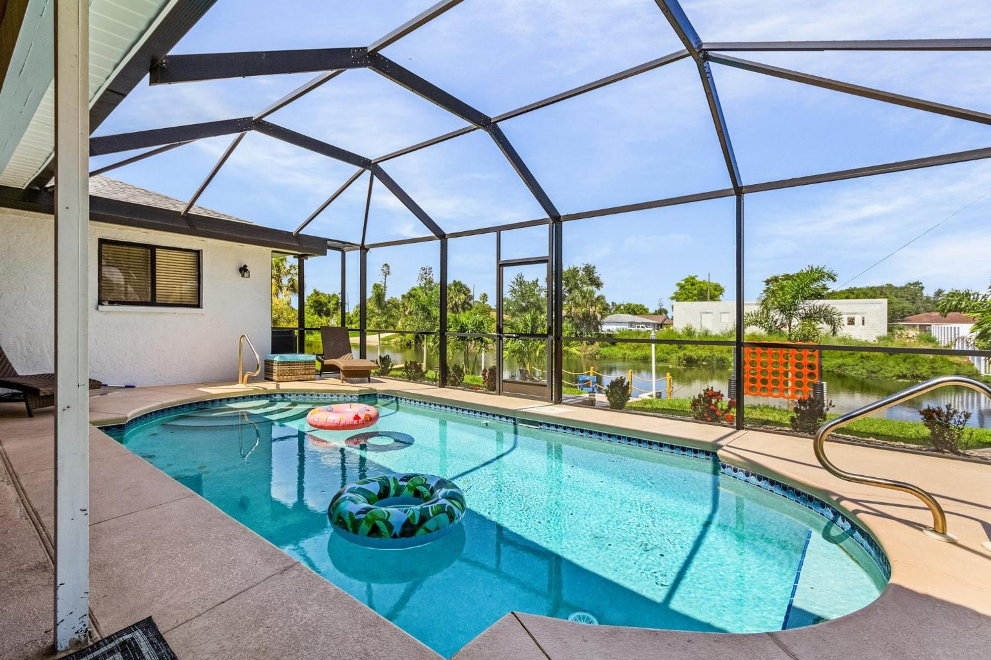 Cozy Retreat, Heated Pool, Water Canal, Bikes,3 Bedroom Cape Coral Eksteriør bilde